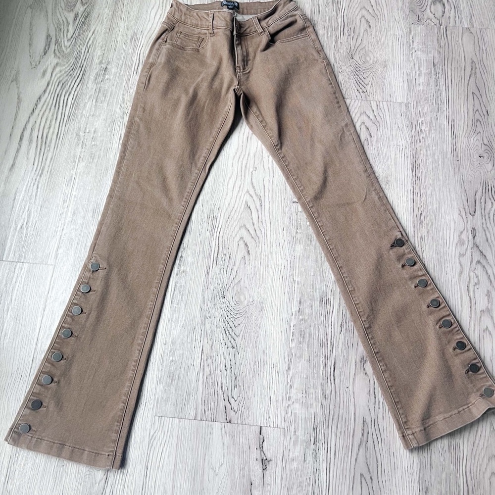 A.Z.I Low-Rise Lt Brown Wash Jeans Ankle Flare With Buttons.Very Good Condition